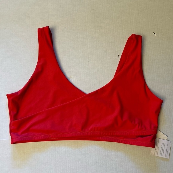 Fabletics Wireless Crossover Bra Low Impact in Strawberry Red NWT Sz-3X.   AA5 - Picture 8 of 10